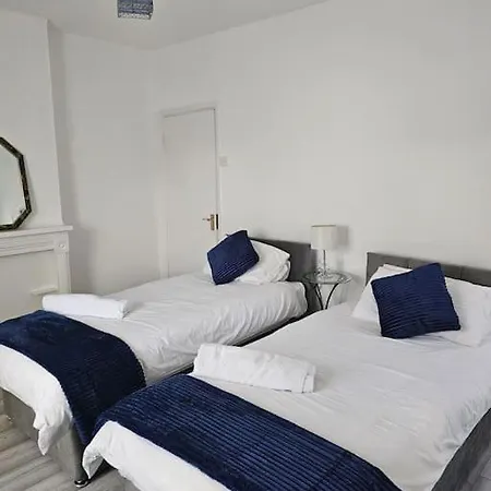 Luxury Home In Lewisham